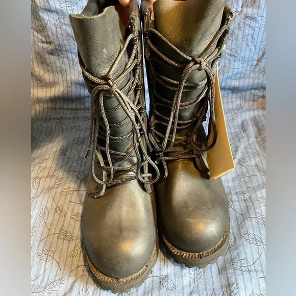 Belleville Gore Tex cold weather water resistant tactical boots 7